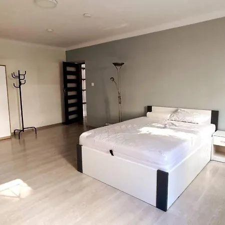 アパート Two In A Prestigious Location ワルシャワ